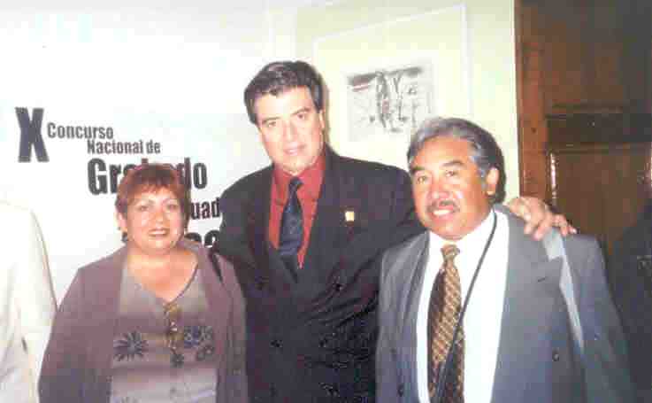 Sra. Yolanda Flores, el Gobernador de Aguascalientes Felipe Gonzalez y el Sr. Jerónimo Araujo. Entrega de premios CNG Jose Guadalupe Posada 2002. 